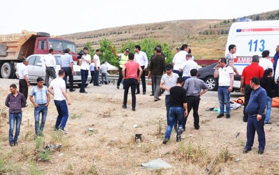 Tələbə qız öldü, 10 nəfər yaralandı 