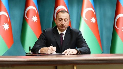Prezident Şirməmməd Hüseynovun vəfatı ilə bağlı nekroloq imzaladı 