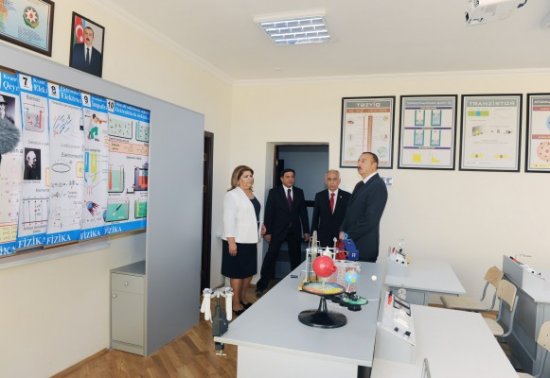 İlham Əliyev yeni məktəb binaları açdı
