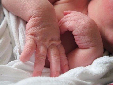 Bakıda German hospitalda yeni doğulmuş uşaq öldü